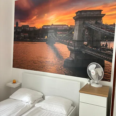 Apartment Spring Roses Downtown Boutique On The Famous Vaci Fashion Street Free Coffee, Tee Budapest