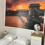 Apartment Spring Roses Downtown Boutique On The Famous Vaci Fashion Street Free Coffee, Tee Budapest